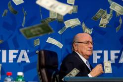 بالفيديو  بلاتر يتعرض إلى اهانة غير مسبوقة