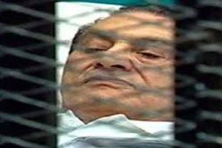 مبارك يبكي في ذكرى التنحي .. و الأطباء يصبرونه بالمهدئات
