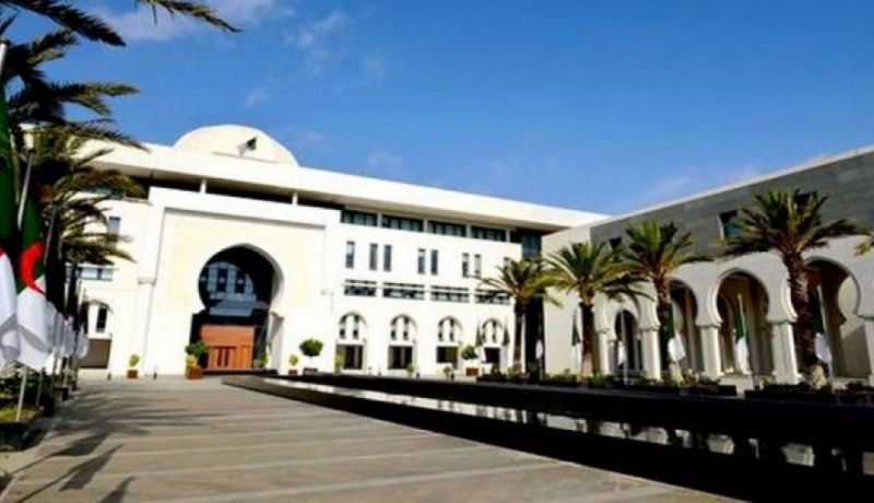 الجزائر تدين الهجوم على مسجد الأحساء السعودية  وتدعو للتصدي بفعالية لأفة الإرهاب