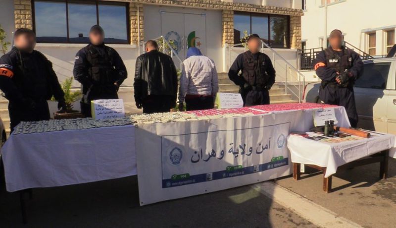 توقيف شخصين وحجز 3480 قرص مهلوس في وهران