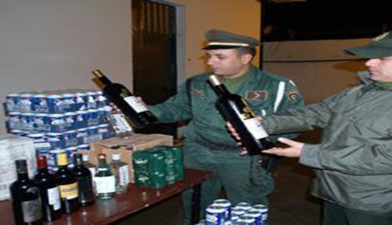 توقيف شخصين وحجز 2612 وحدة مشروبات كحولية