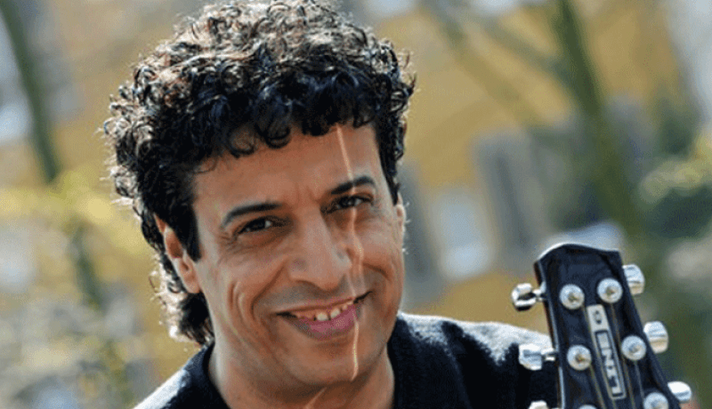 حميد بارودي يعود إلى الغناء بالجزائر من خلال جولته الفنيّة قافلة إلى الصّحراء