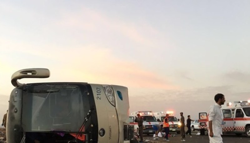 51 جريحا في انقلاب حافلة بالمملكة العربية السعودية