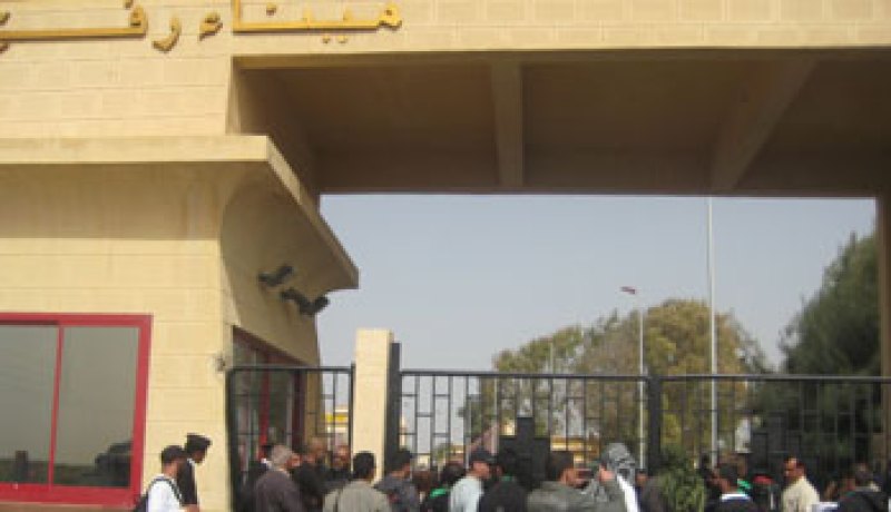 اشتباكات بالأسلحة بين مهربين مصريين وقوات إسرائيلية