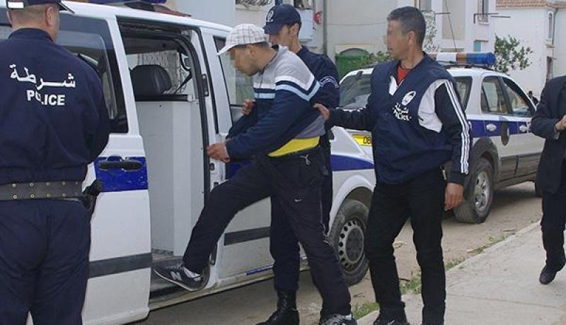 توقيف شخص بحوزته نسختين من رخصة السياقة بتمنراست