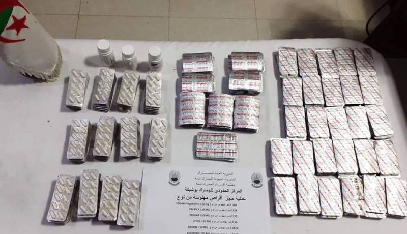 حجز أزيد من ألفين و900 قرص مهلوس على مستوى المعبر الحدودي بوشبكة