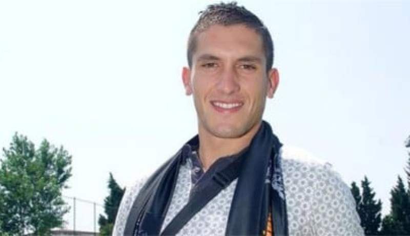 اسماعيل بوزيد رسميا في صفوف اتحاد الجزائر