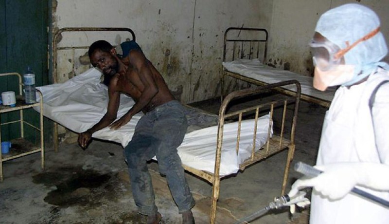 السلطات الصحية الأمريكية تفكر في استخدام عقار تجريبي على مريض إيبولا