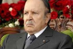 بوتفيلقة يتوجه إلى مقبرة العالية للترحم على الشهداء