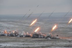 روسيا تطلق 10 صواريخ عابرة للقارات