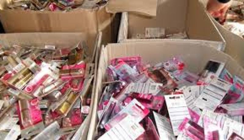 احباط محاولة تهريب كمية من مواد التجميل في تمنراست