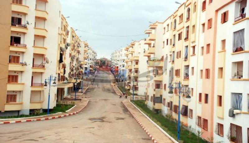 إحتجاج العشرات من المواطنين في مستغانم لعدم استفادتهم من مساكن اجتماعية