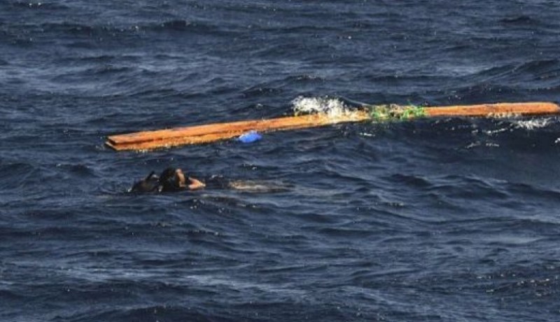 إنقاذ 17 شخصا في غرق سفينة ركاب باليمن