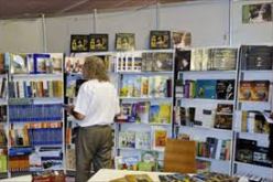 حوالي 20 من الأدباء والكتاب الجزائريين في صالون المغرب العربي للكتاب بباريس فيفري المقبل