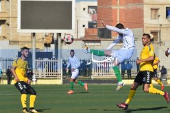 بالصور.. “الصفراء” تواصل نزيف النقاط بالتعادل ضد جمعية وهران