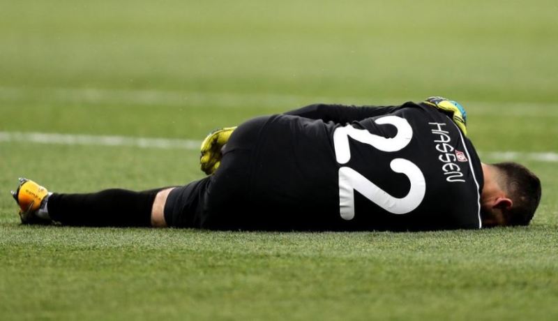 حارس “نسور قرطاج” يغادر روسيا مبكرا !!