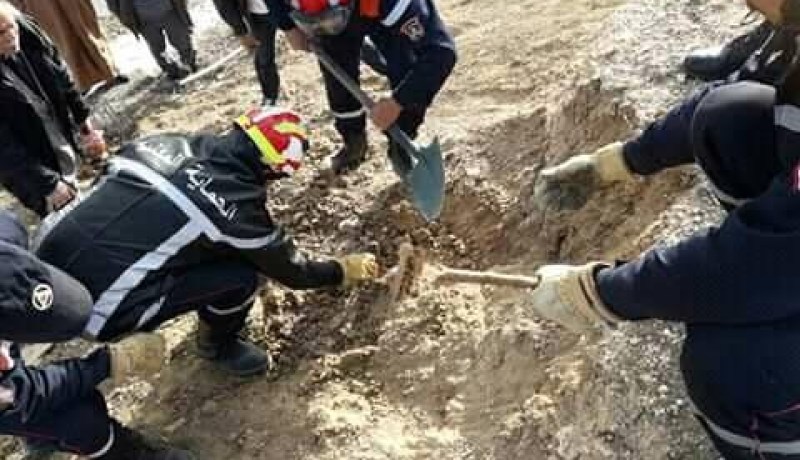 بالصور.. إستخراج رفات قد يعود لأحد شهداء الثورة التحريرية بتبسة