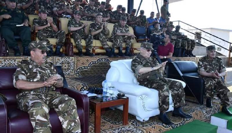 بالصور… الفريق ڤايد صالح يشرف على تمرين رمي بالصواريخ بوهران