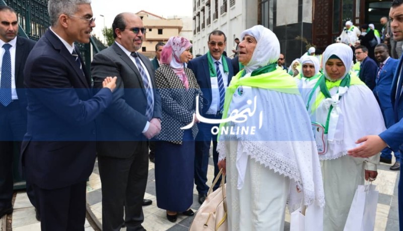 بالصور.. محمد عيسى يُودع المعتمرين المستفيدين من عمرة الوفاء