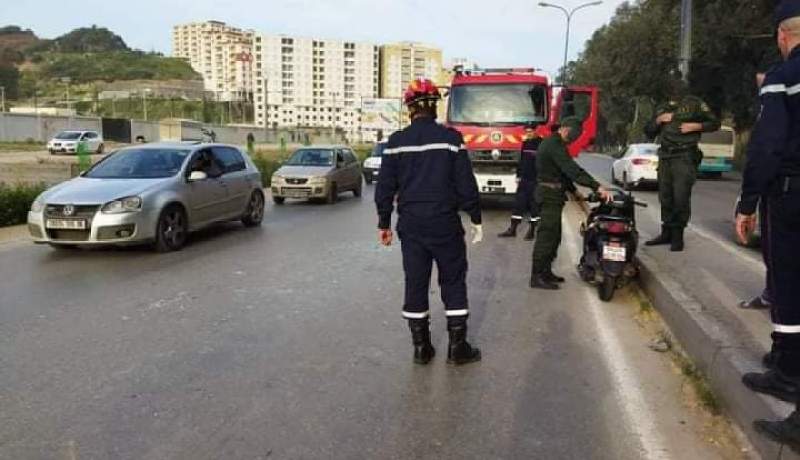 بجاية: وفاة عشريني في إصطدام دراجة نارية بشاحنة في تيشي