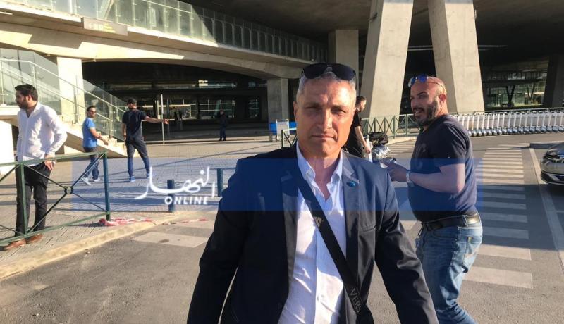 بالصور.. “كازوني” يحل بالجزائر إستعدادا لقيادة “العميد”