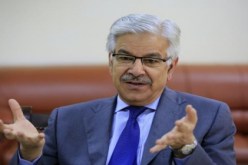 وزير الدفاع الباكستاني يتهم الهند بشن حرب بالوكالة ضد بلاده