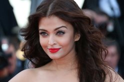 بالصور أيشواريا راي تتعرض لموقف محرج  على السجادة الحمراء بسبب فستانها