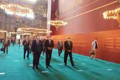 بالصور.. سفير الجزائر بتركيا في زيارة لجامع “آيا صوفيا”