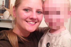 رضيع يقتل أمه بالرصاص