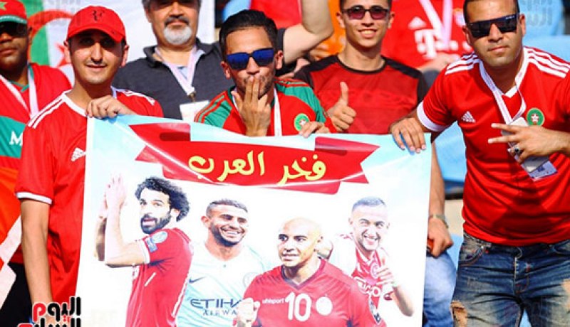 بالصور..جماهير المغرب تفتخر برياض محرز ونجوم العرب