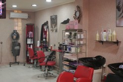 يا المشبّح من برّا واش حالك من داخل  حال بزناسية المقص والسيشوار