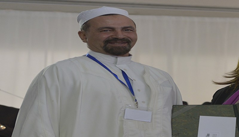 لا تعلمونا الإسلام وقبلت الوزيرة مسلم لكي لا أحرجها