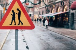 أمريكا : تغريم من يستخدم الهاتف أثناء السير