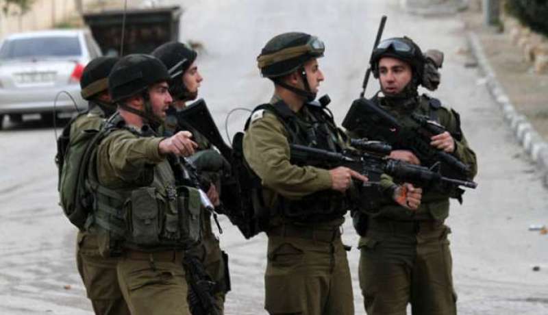 قوات الإحتلال الصهيوني تعدم شابا فلسطينيا في البيرة