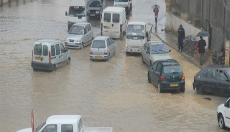 نشرية خاصة تحذر من أمطار غزيرة على المناطق الوسطى والشرقية