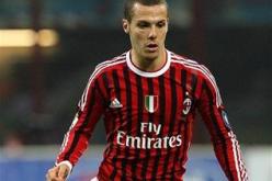 الجزائري مصباح يعلن استمراره مع ميلان الإيطالي