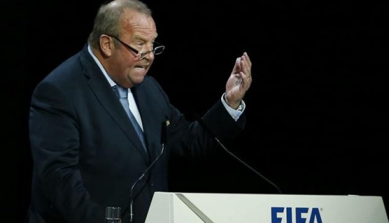 رئيس اللجنة الطبية للفيفا يحذر من عودة كرة القدم قبل شهر سبتمبر !