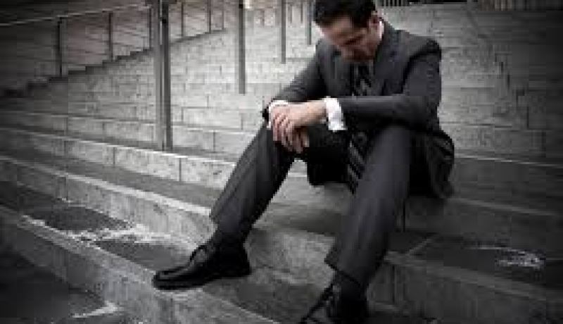 انقضى من رمضان أكثره وما بقي أخيره وأعظمه