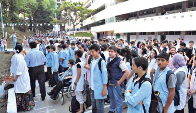 عجز بـ60 ألف أستاذ عــشـية الدخول المـدرسي