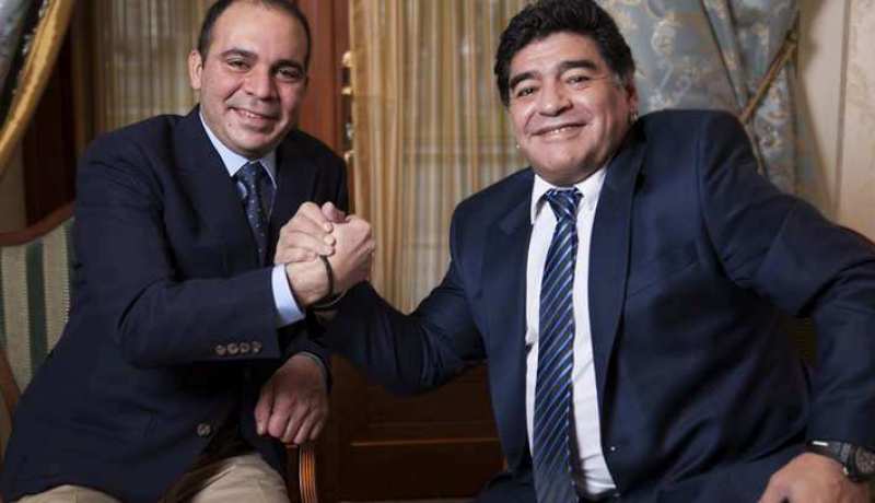 ماردونا يدعم الأمير وبلاتر لن يشتري الاصوات