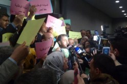 بالصور والفيديو المعارضة تصرخ في وجه سلال بالبرلمان الجزائري ضد استغلال الغاز الصخري