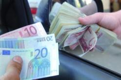 مستوردون يحولون العملة الصعبة إلى الخارج بطريقة غير قانونية أمام العدالة