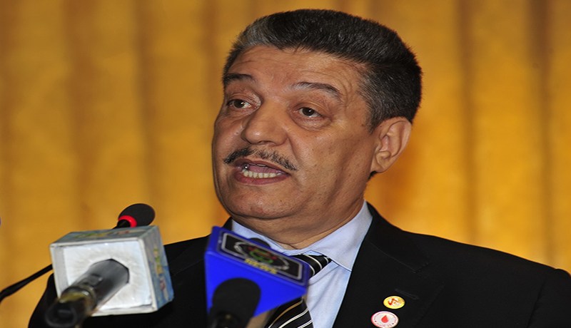 مسؤول الطابق الثاني يضلل الوزير