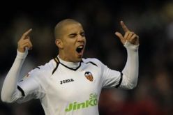 جماهير فالنسيا تطالب بتمديد عقد فيغولي ورفع راتبه