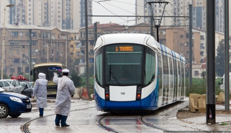ترامواي الجزائر يتوقف عن الخدمة بسبب اضطرابات جوية