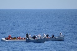 خفر السواحل الإيطالي ينقذ 766 مهاجرا وسط البحر الأبيض المتوسط