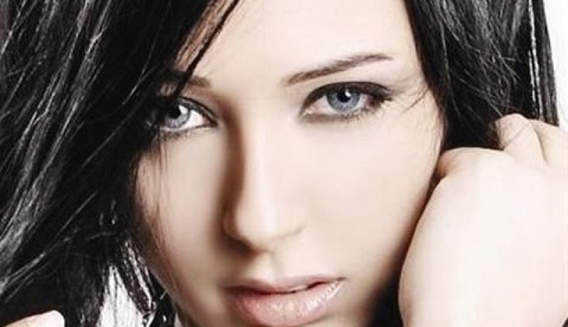 ساندي تخرج عن صمتها وتكشف سبب اعتزالها الفن