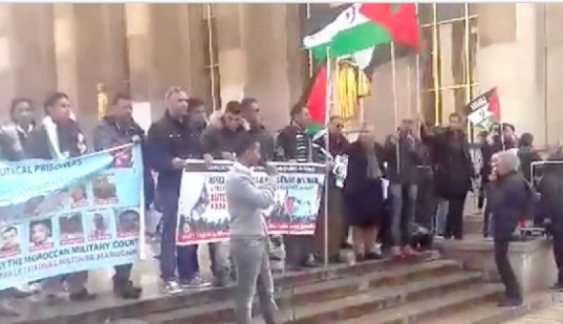 صحراويون يتظاهرون بباريس تنديدا بالقمع الممارس من طرف النظام المغربي
