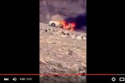 بالفيديو إماراتي يشعل النار في سيارته الفاخرة والشرطة تعتقله