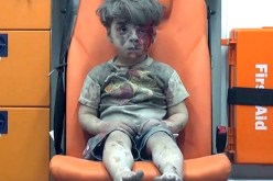 وفاة شقيق الطفل عمران الذي صدمت صوره العالم متأثرا بجراحه